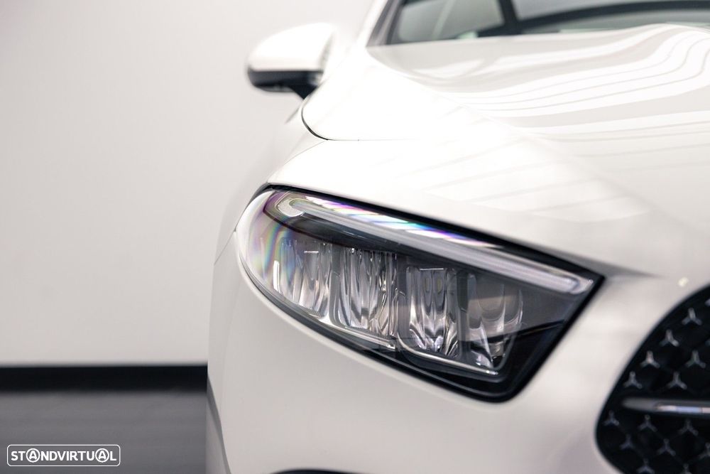 Mercedes-Benz A 250 Limousine e AMG Line - 4