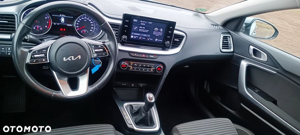 Kia Ceed - 8