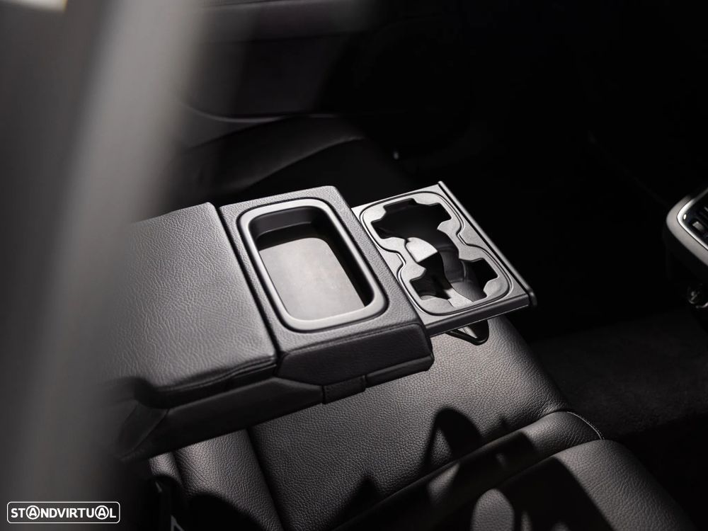 Volvo V90 2.0 D5 Momentum AWD Geartronic - 16