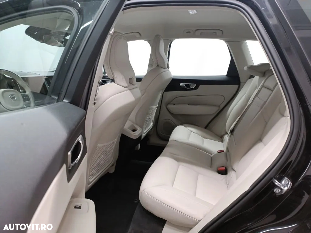 Volvo XC 60 B4 D Geartronic Momentum - 11