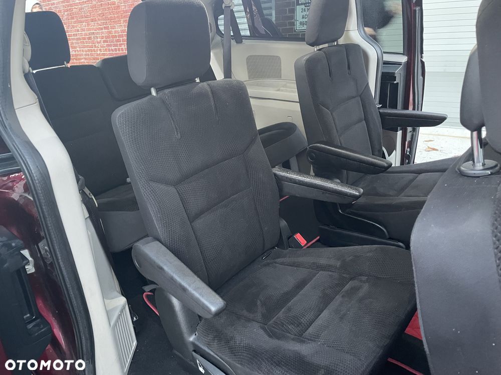 Dodge Grand Caravan - 26