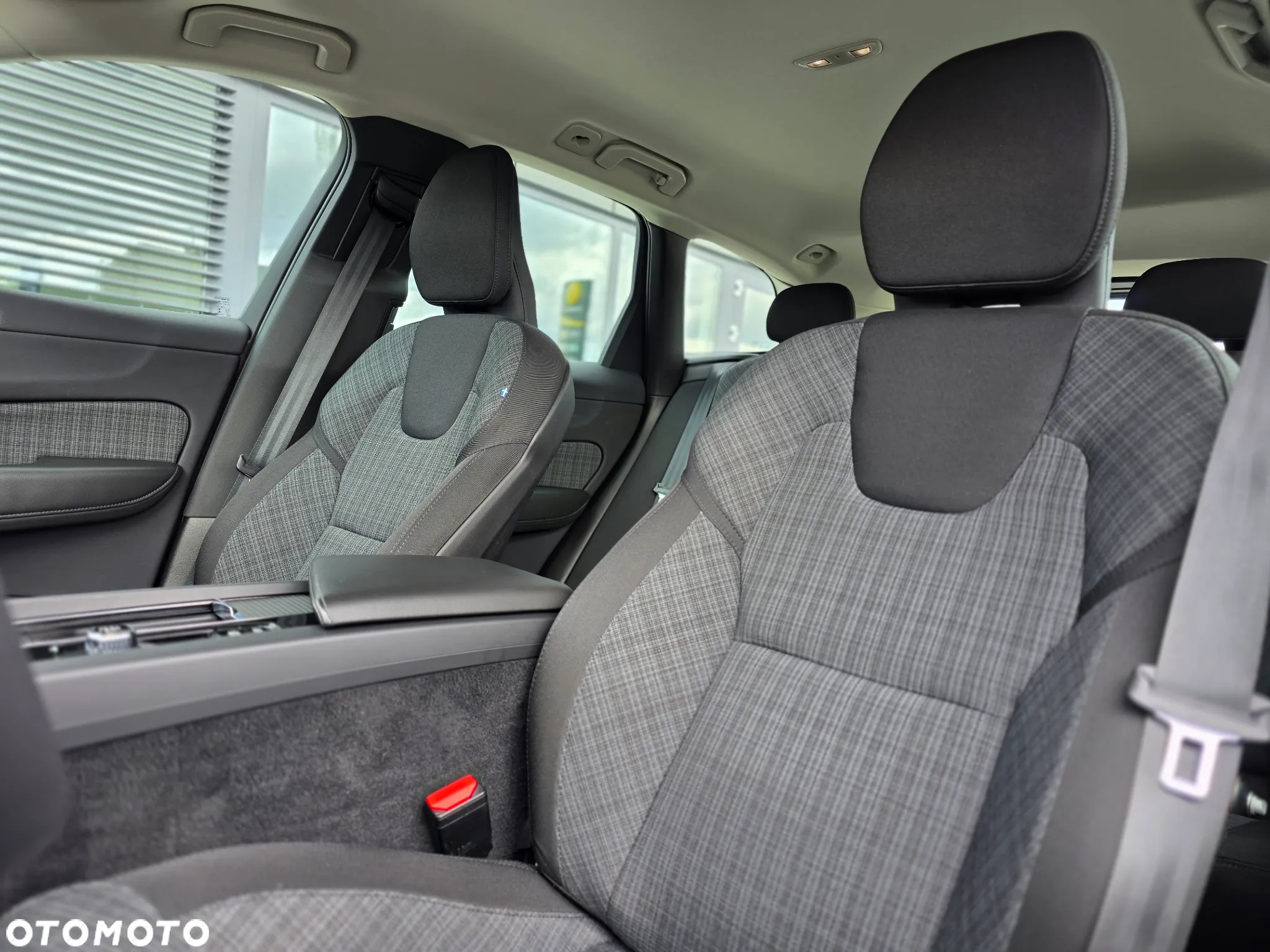 Volvo XC 60 T4 Momentum Pro - 28
