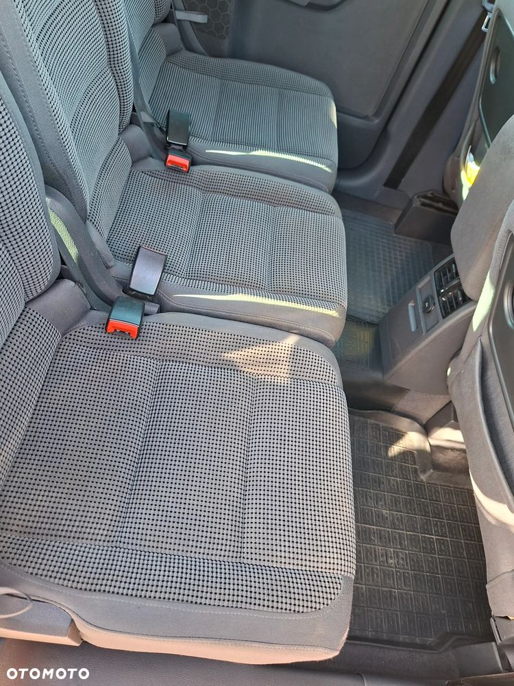 Volkswagen Touran 2.0 TDI Highline - 14