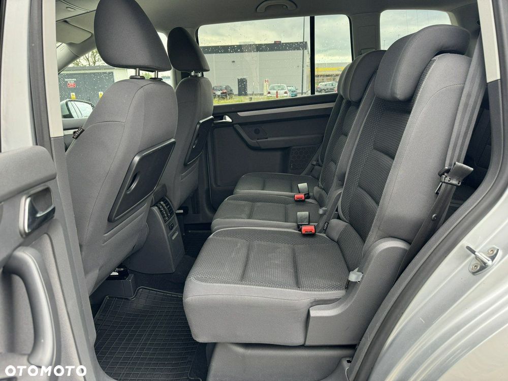 Volkswagen Touran - 29