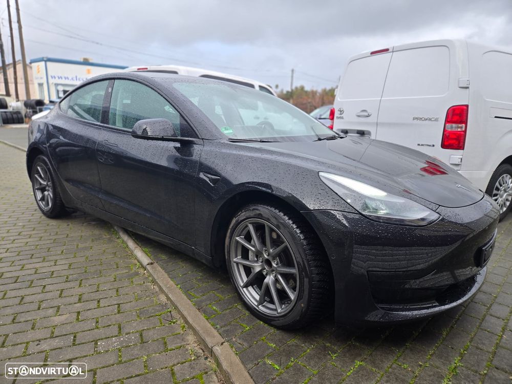 Tesla Model 3 Standard Range Plus RWD - 3