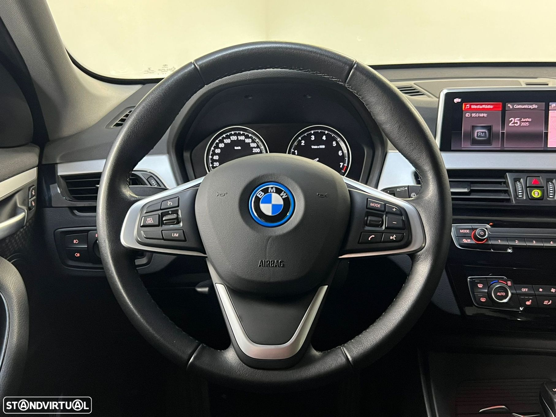 BMW X1 25 e xDrive Corporate Edition - 9
