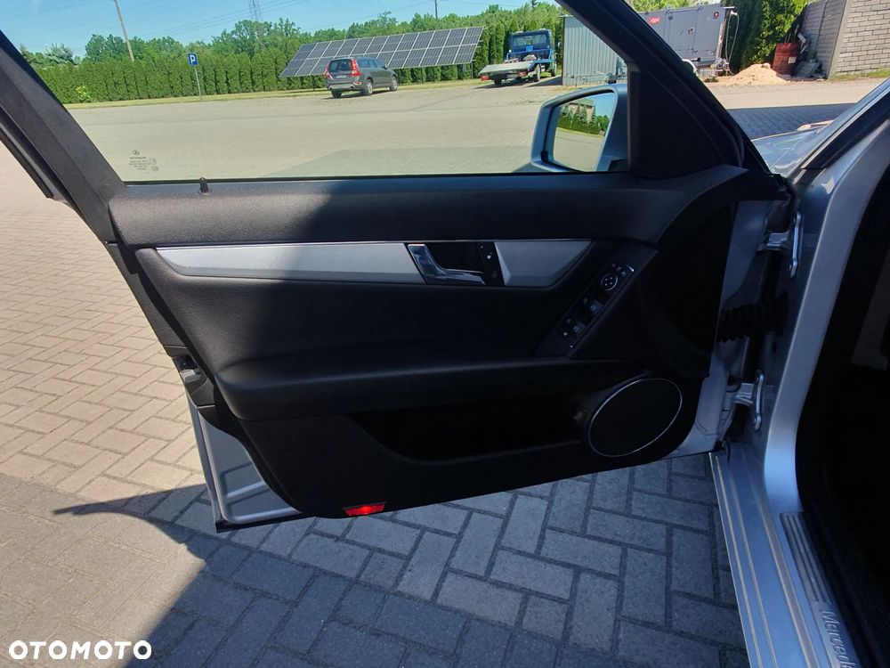 Mercedes-Benz Klasa C - 22