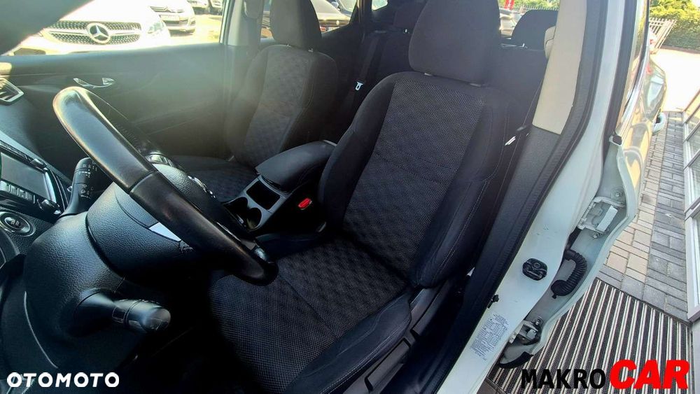 Nissan Qashqai 1.6 DIG-T N-Connecta - 6