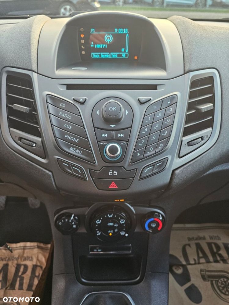 Ford Fiesta - 24