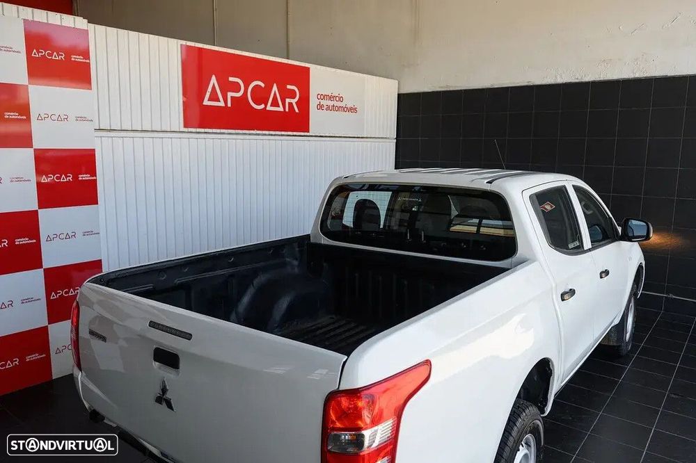 Mitsubishi L200 2.4 DI-D CD Invite 4WD - 12