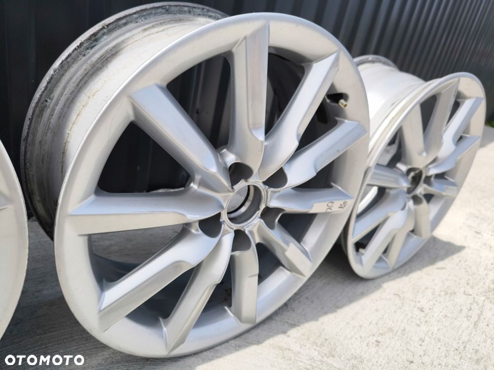 FELGA FELGI KOMPLET AUDI Q3 8U VW 7.0J R17 ET43 8U0601025S *9J* - 8