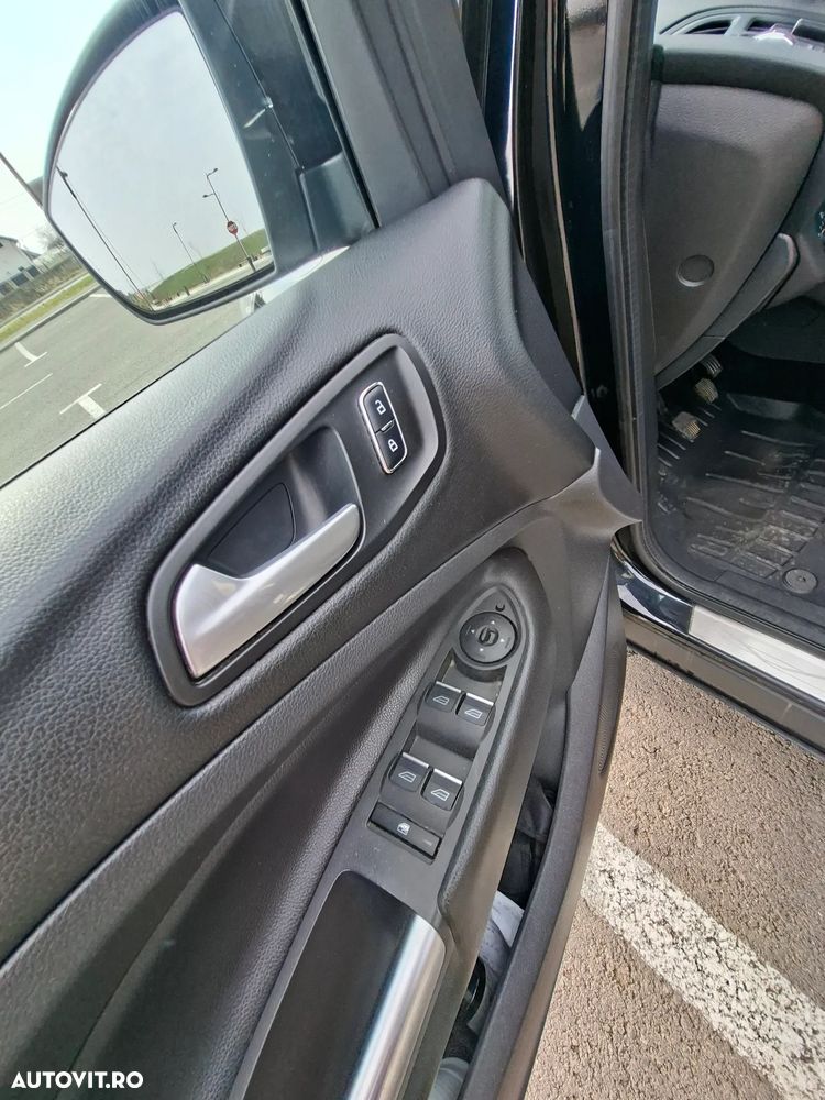 Ford Kuga 2.0 TDCi 2x4 SYNC - 7