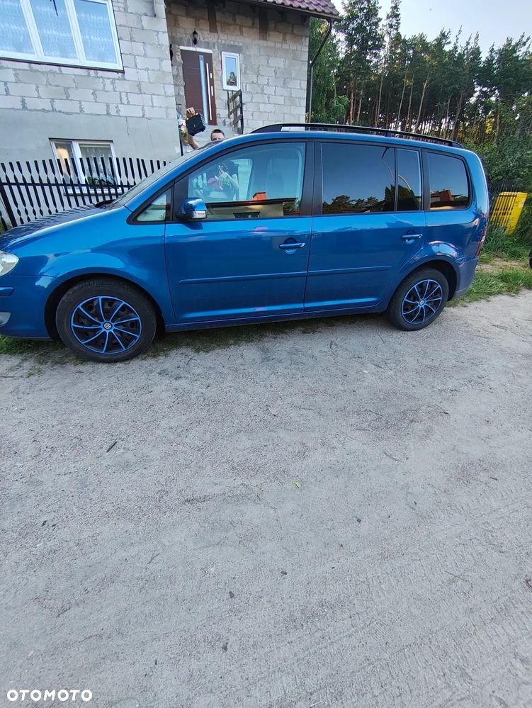 Volkswagen Touran 2.0 TDI Highline DSG - 4