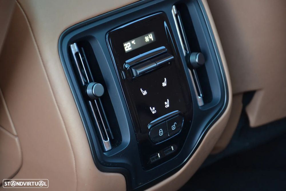 Aston Martin DBX 707 - 37