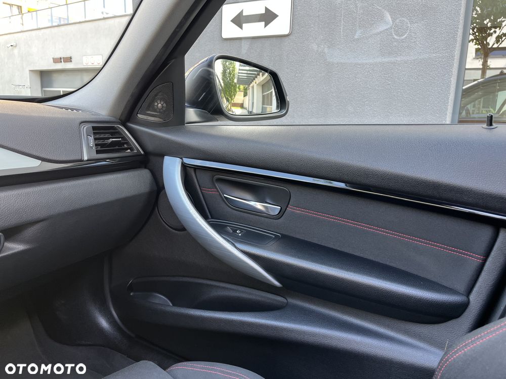 BMW Seria 3 320d Sport Line Shadow - 37