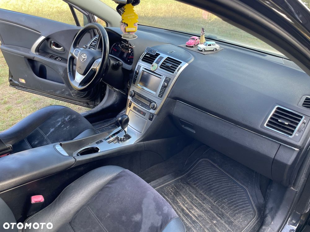 Toyota Avensis - 17
