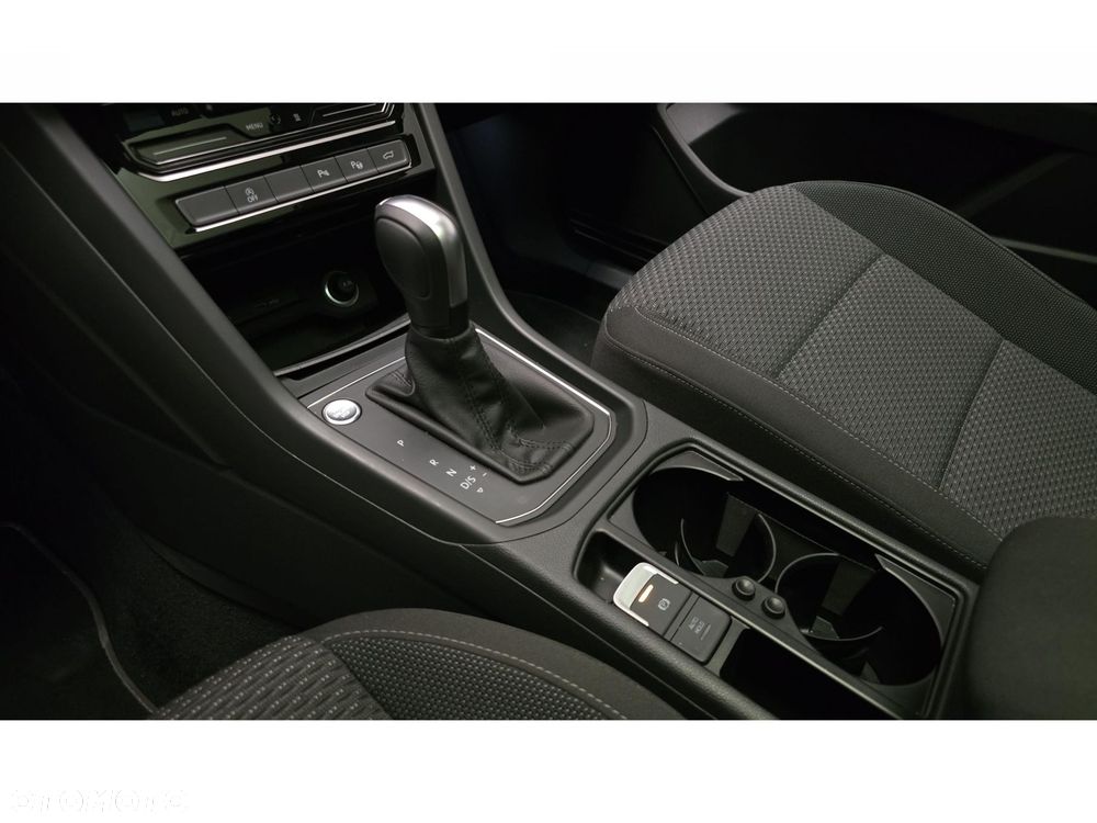 Volkswagen Touran - 22