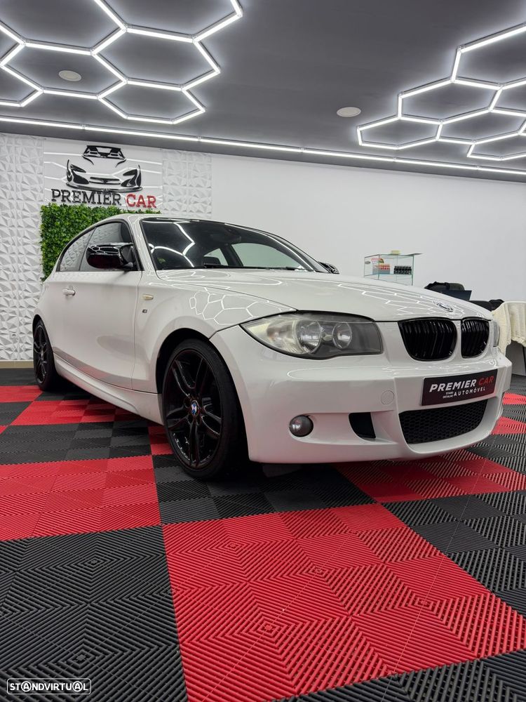 BMW 118 d Pack M - 4