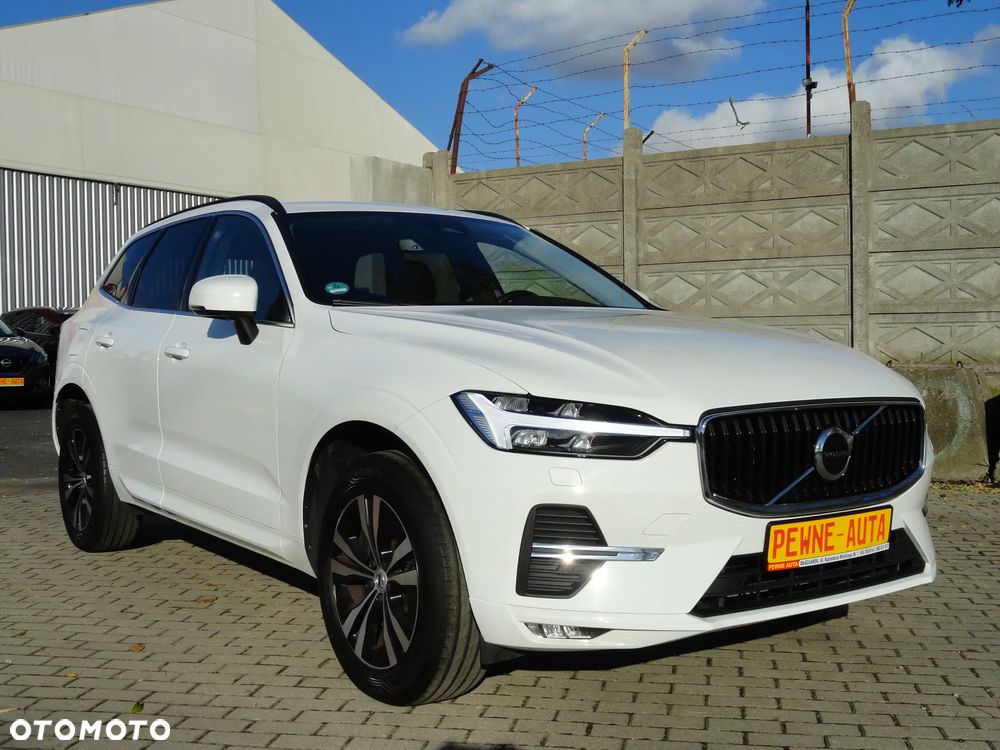 Volvo XC 60 B4 D AWD Geartronic Momentum Pro - 4