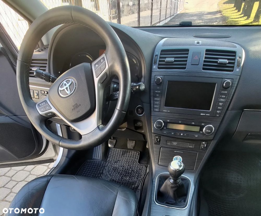 Toyota Avensis 2.0 D-4D Premium - 2