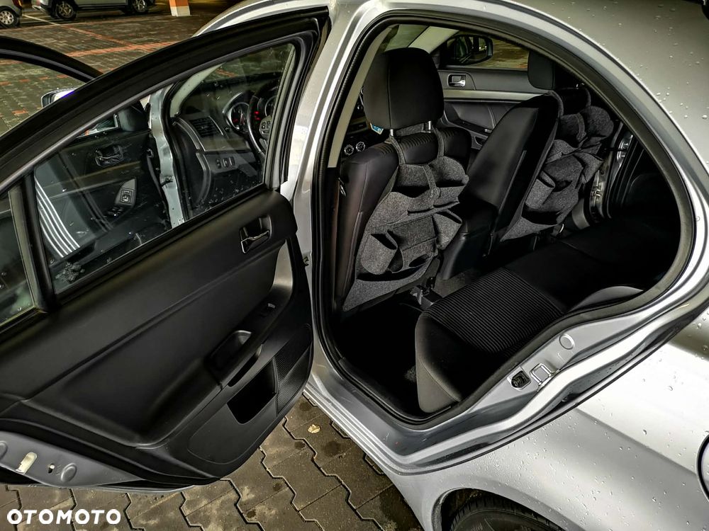 Mitsubishi Lancer 1.6 Inform - 16