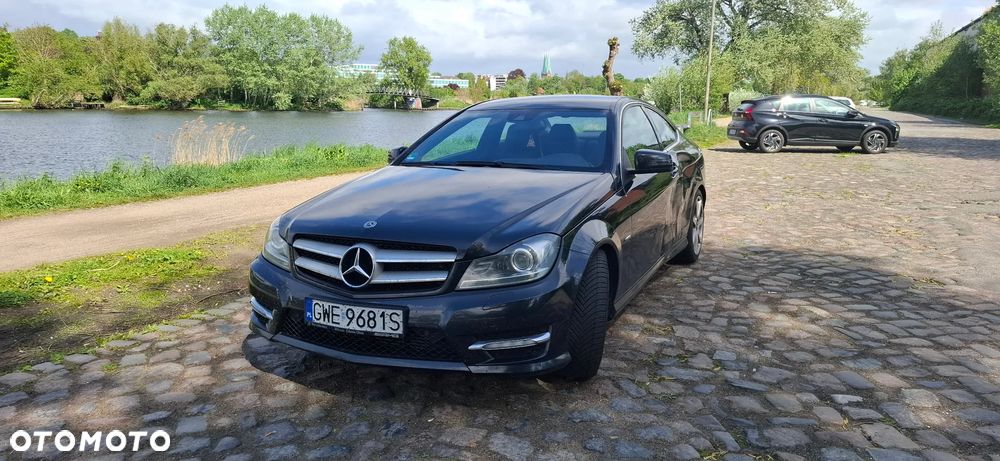 Mercedes-Benz Klasa C 180 Coupe BlueEFFICIENCY 7G-TRONIC - 17