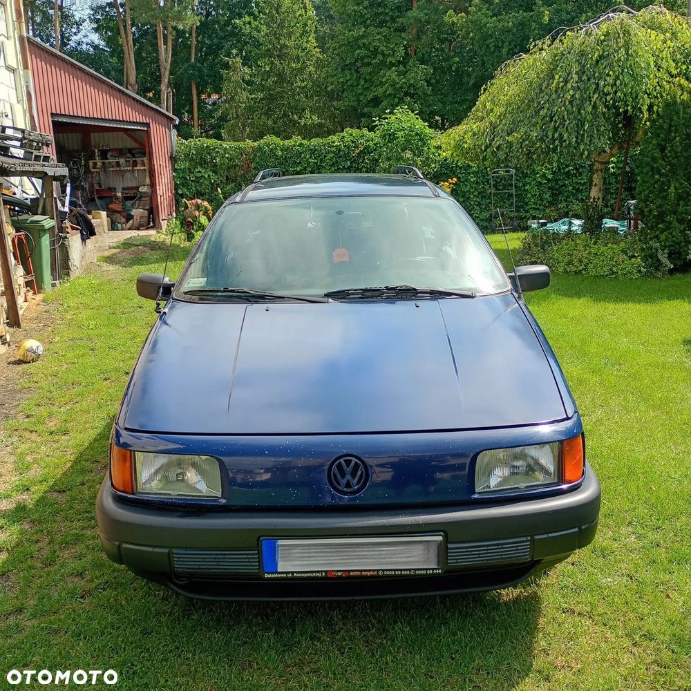 Volkswagen Passat 1.9 D CL - 1