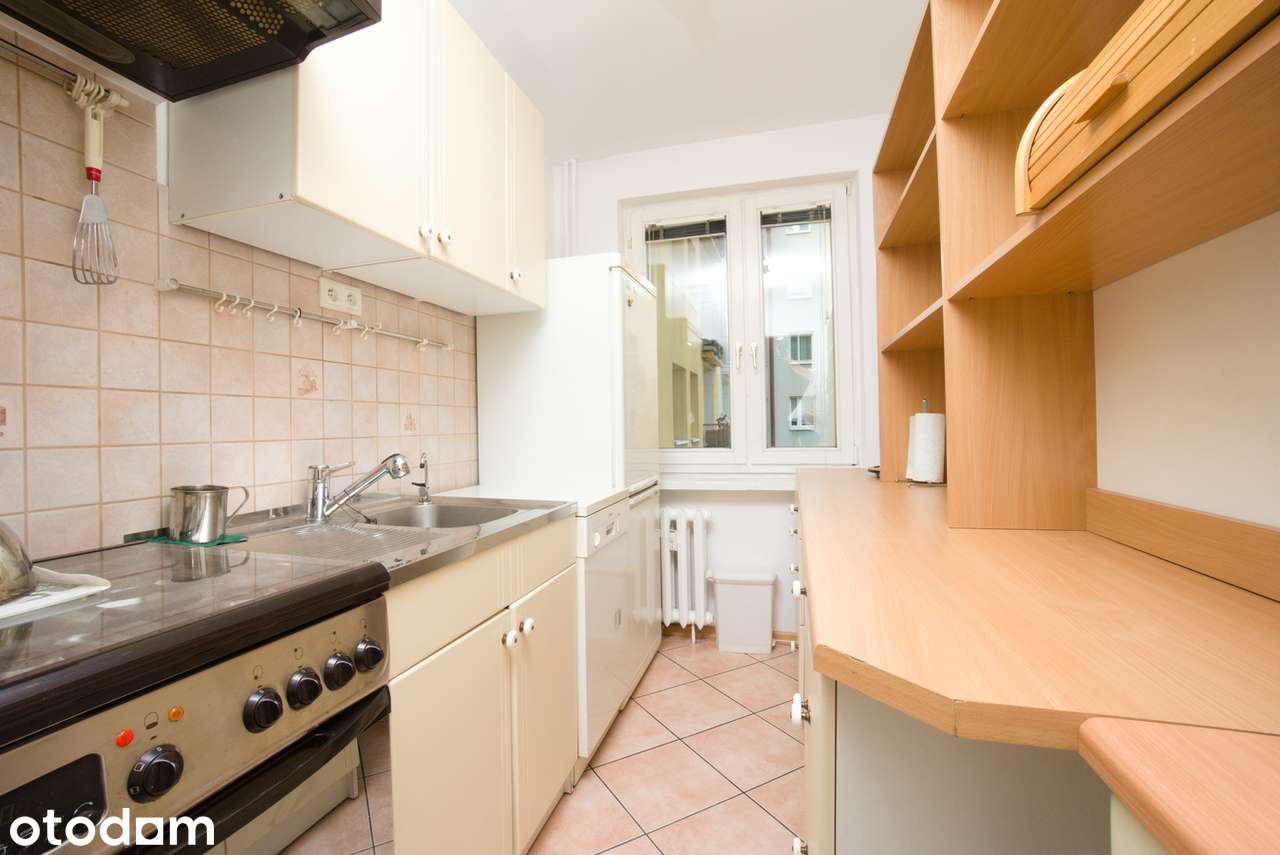 balkon, parking pod blokiem, blisko do centrum i uczelni