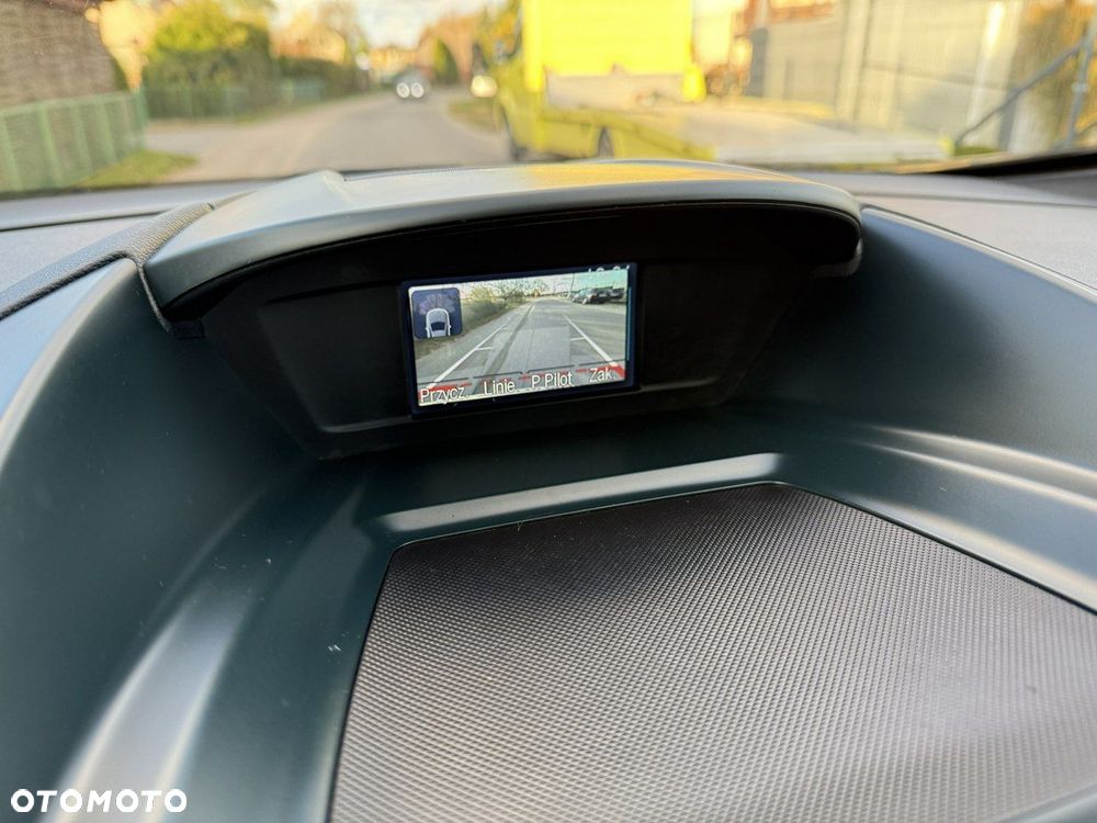 Ford Grand C-MAX - 36