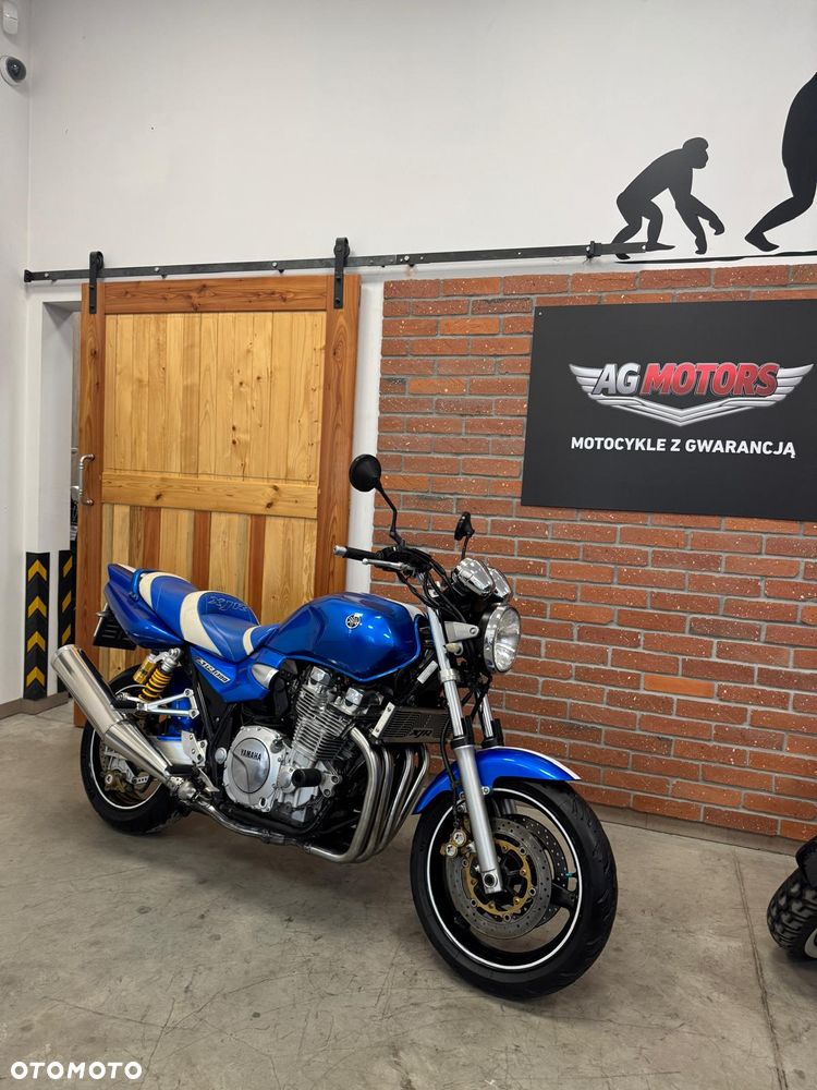 Yamaha XJR - 9