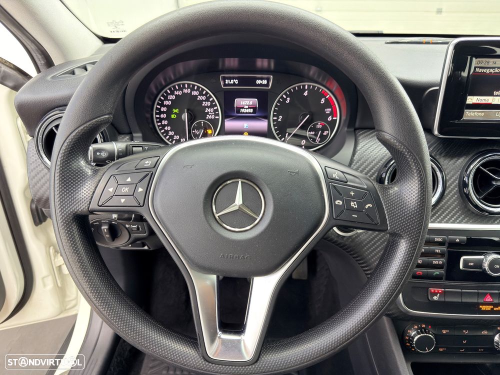 Mercedes-Benz GLA 180 d Style - 27