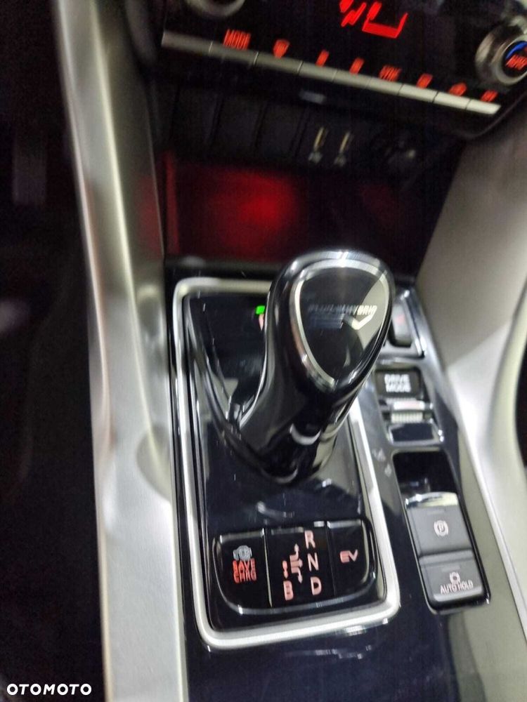 Mitsubishi Eclipse Cross - 24