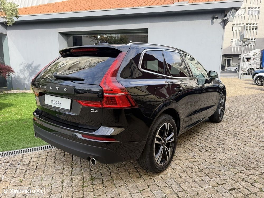 Volvo XC 60 2.0 D4 Momentum Plus Geartronic - 12