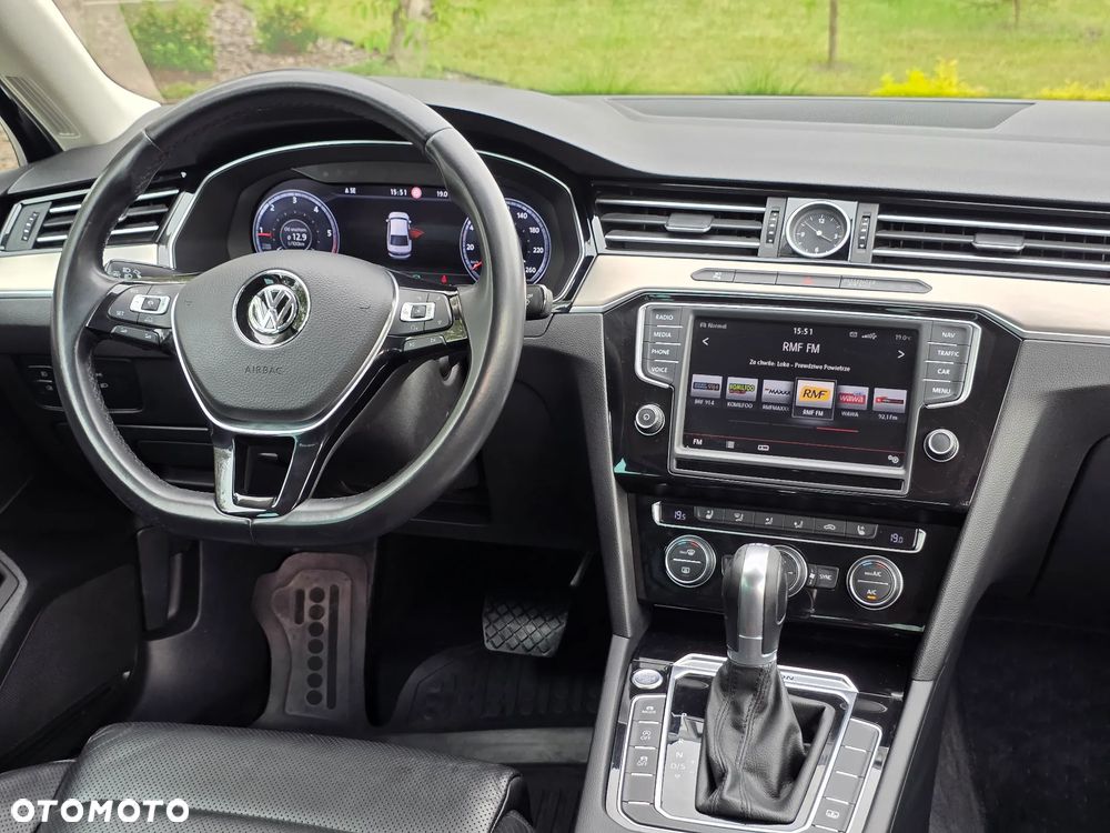 Volkswagen Passat 2.0 TDI Bi-Turbo BMT 4Mot Highline DSG - 29