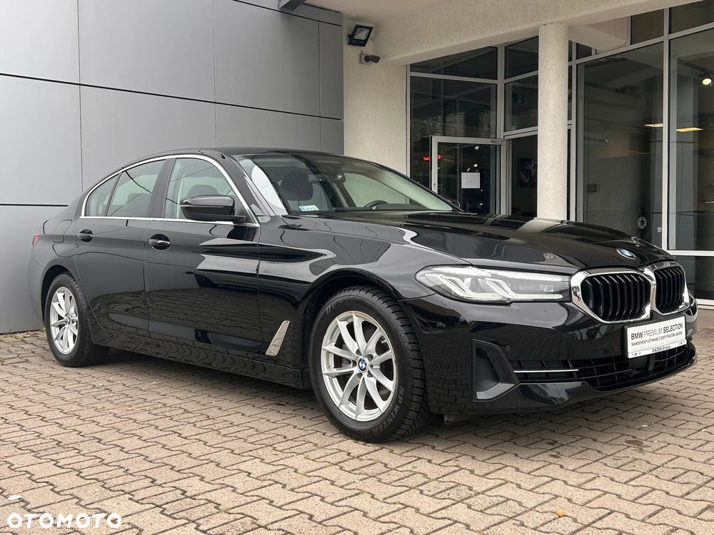BMW Seria 5 520d xDrive MHEV - 6