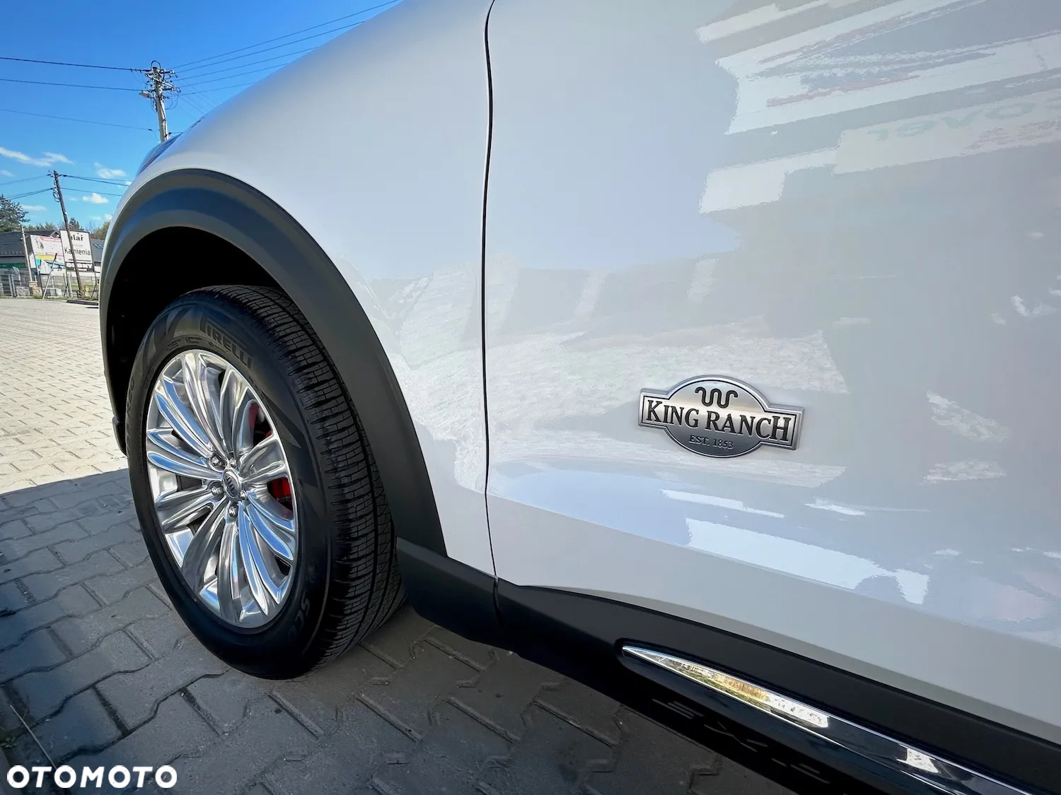 Ford Explorer - 10