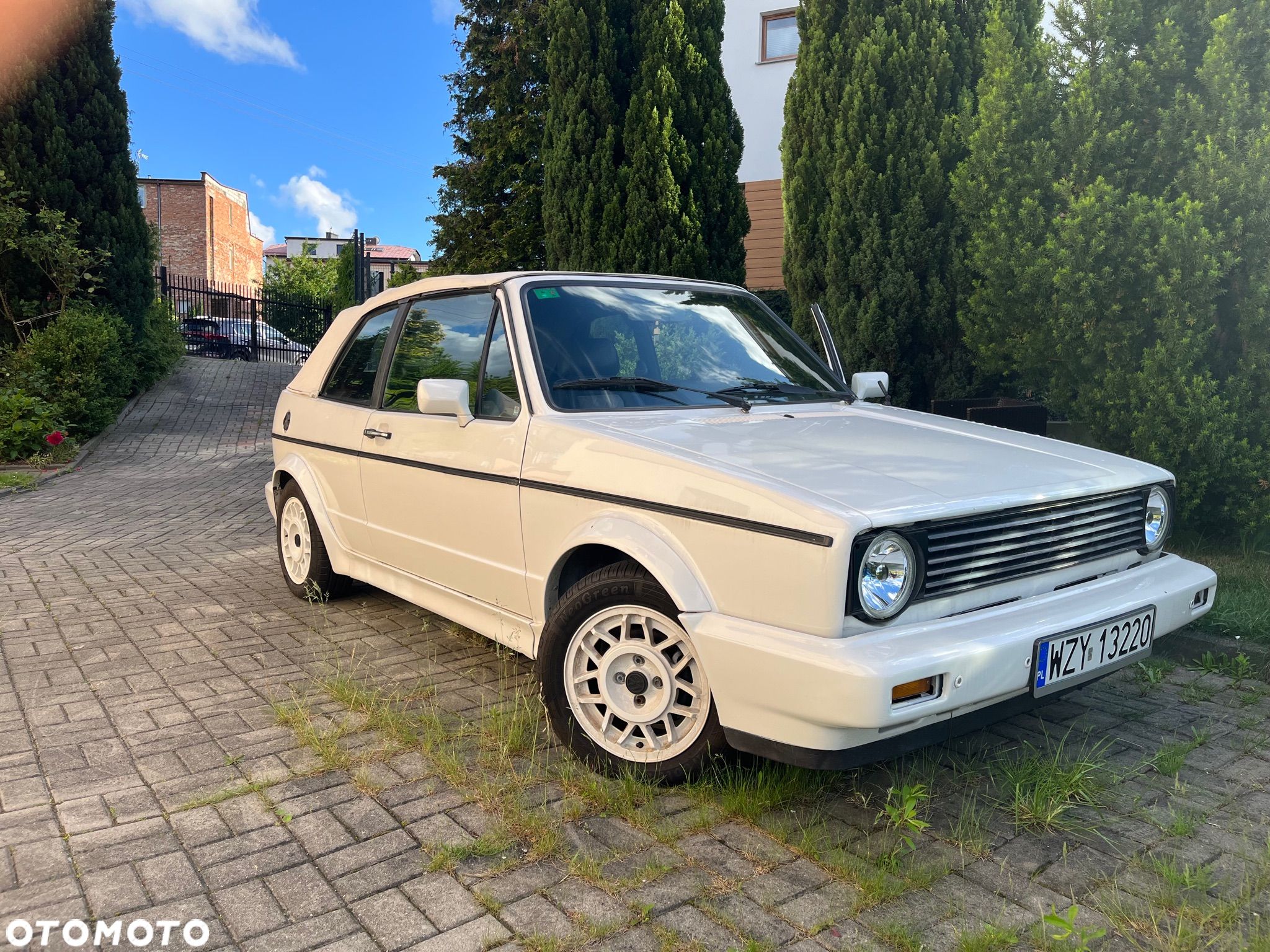 Volkswagen Golf - 1