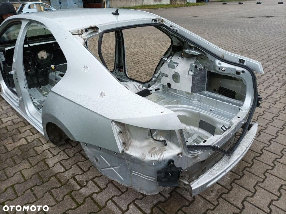SKODA SUPERB III HB BŁOTNIK ĆWIARTKA TYŁ LEWA LA7W - 3