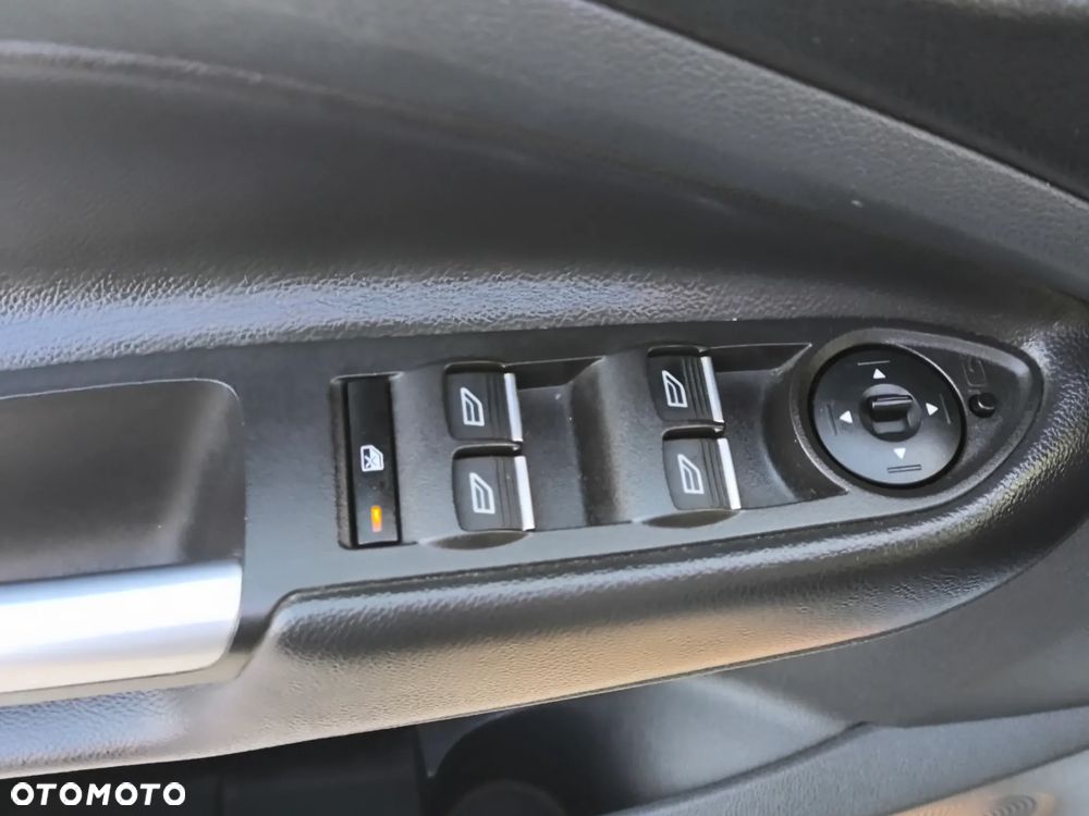 Ford Kuga 2.0 TDCi FWD Titanium - 25