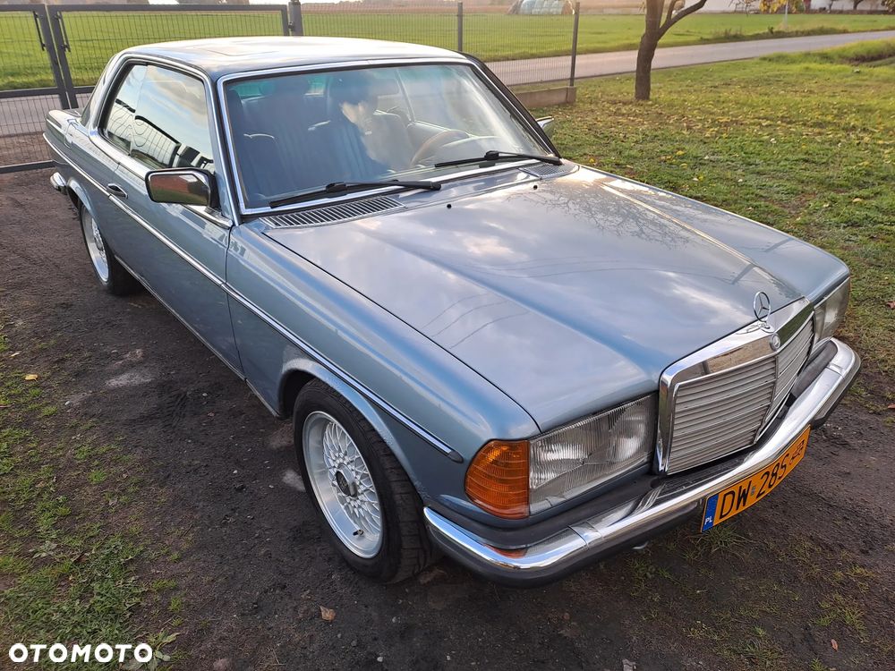 Mercedes-Benz W123