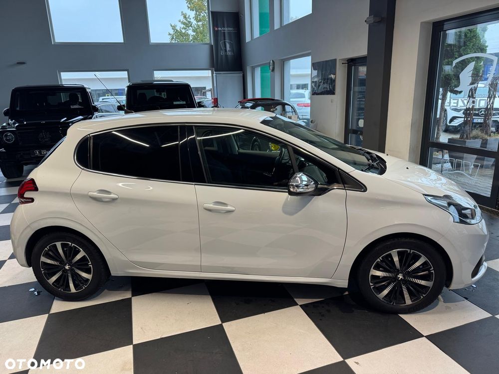 Peugeot 208 PureTech 110 Stop & Start EAT6 Allure - 4