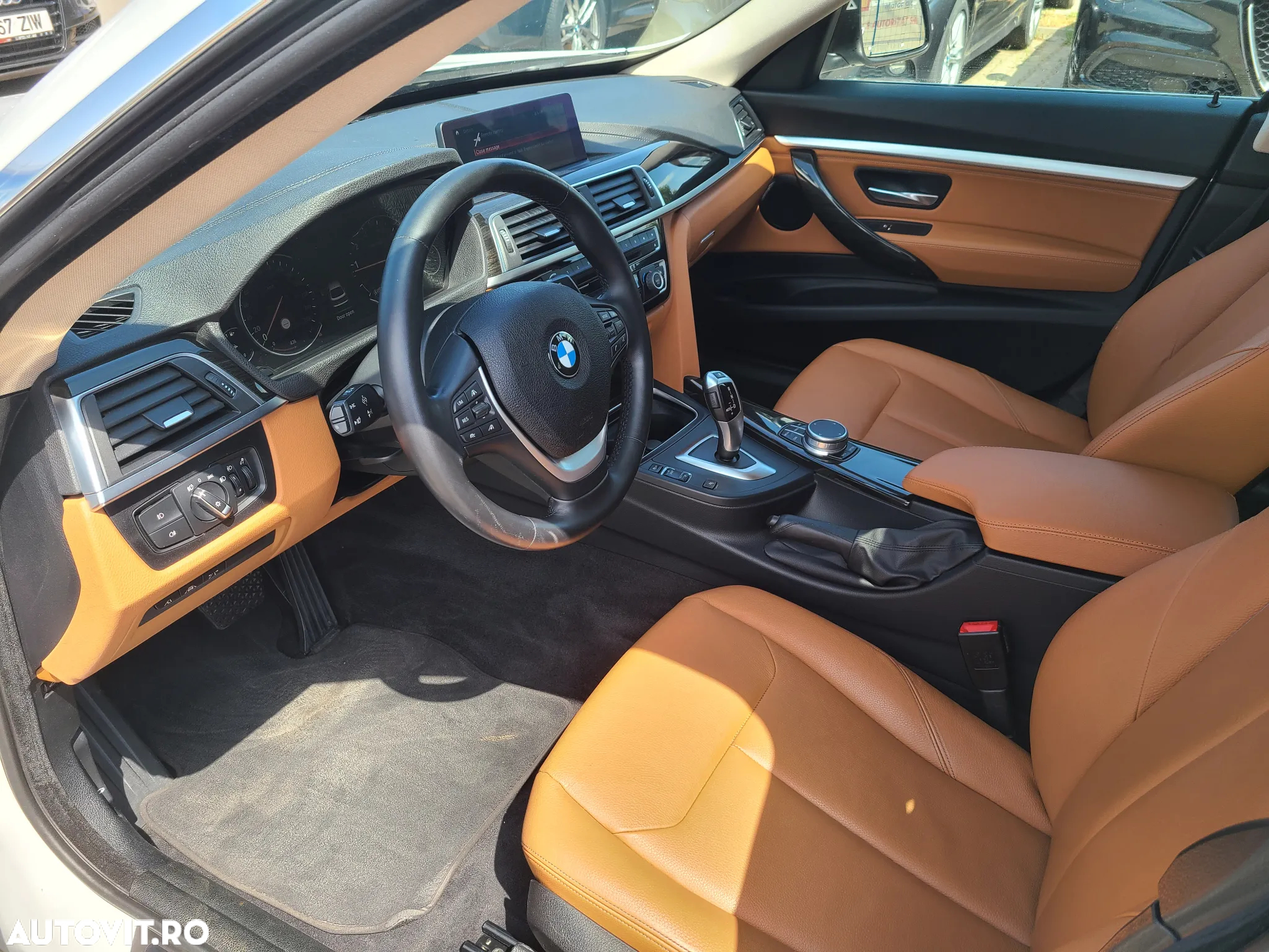 BMW Seria 3 320i GT xDrive AT - 26