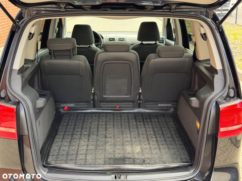 Volkswagen Touran 2.0 TDI DPF BlueMotion Technology MATCH - 14
