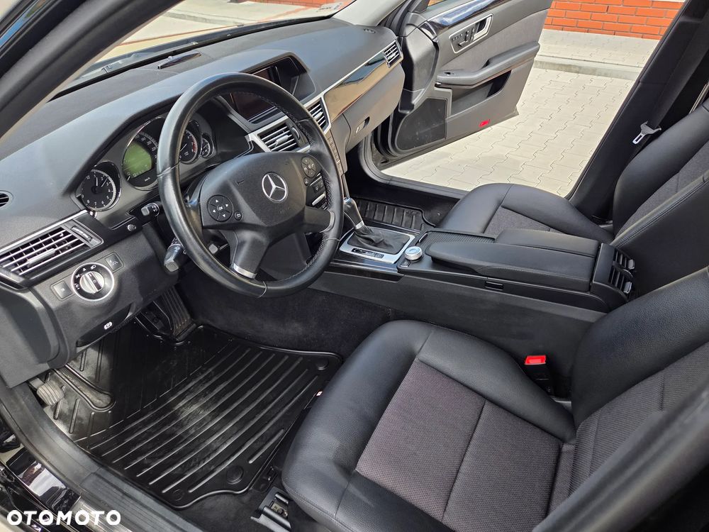 Mercedes-Benz Klasa E 250 CGI BlueEff Avantgarde - 20