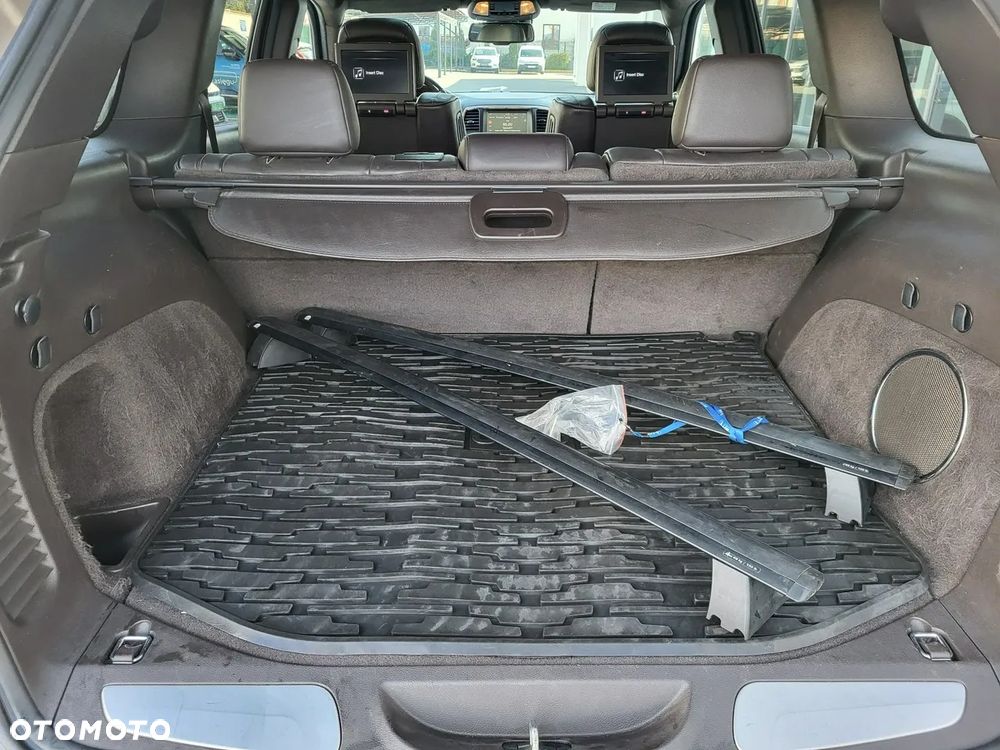 Jeep Grand Cherokee - 8