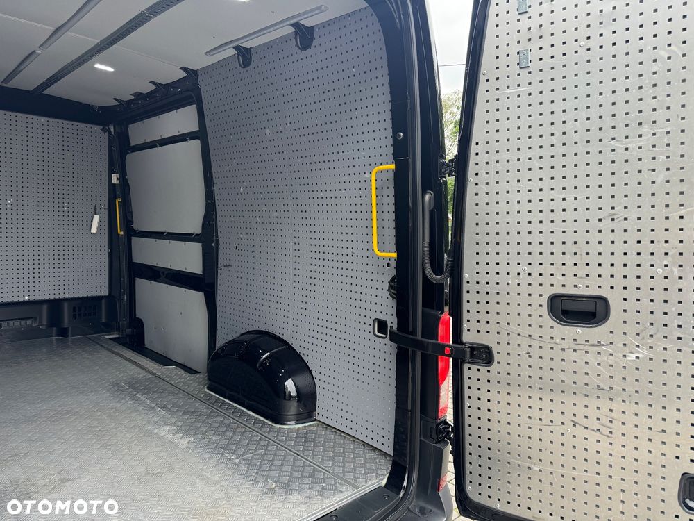 Volkswagen Crafter - 12