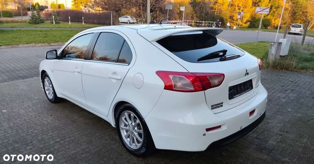 Mitsubishi Lancer - 12