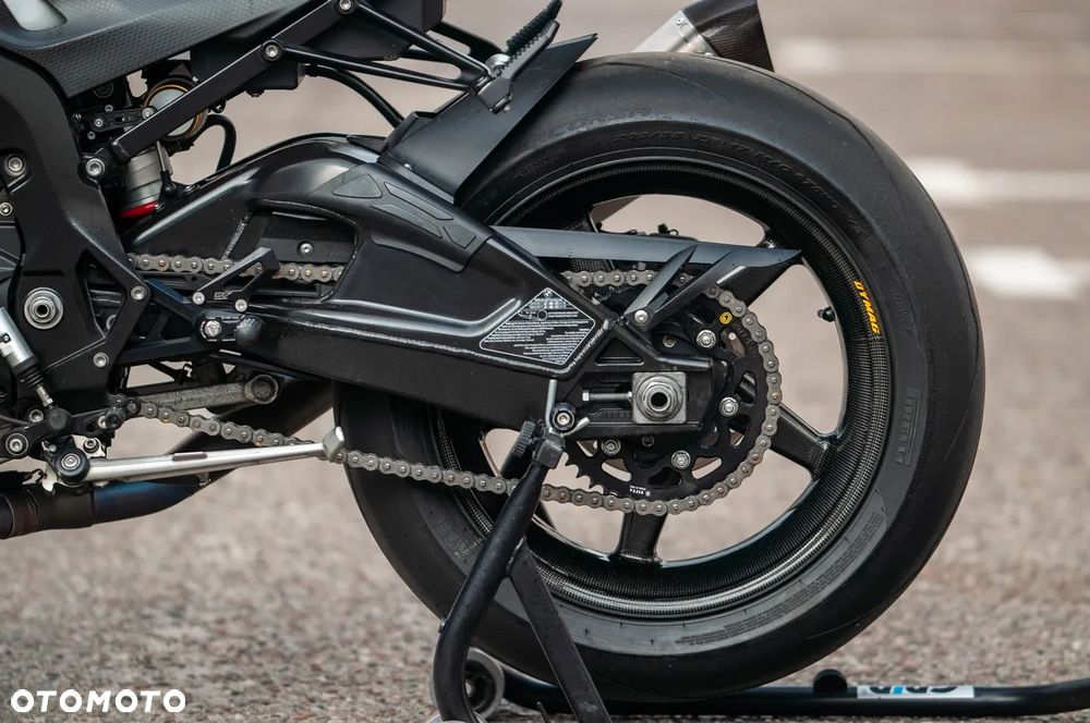 BMW S - 9
