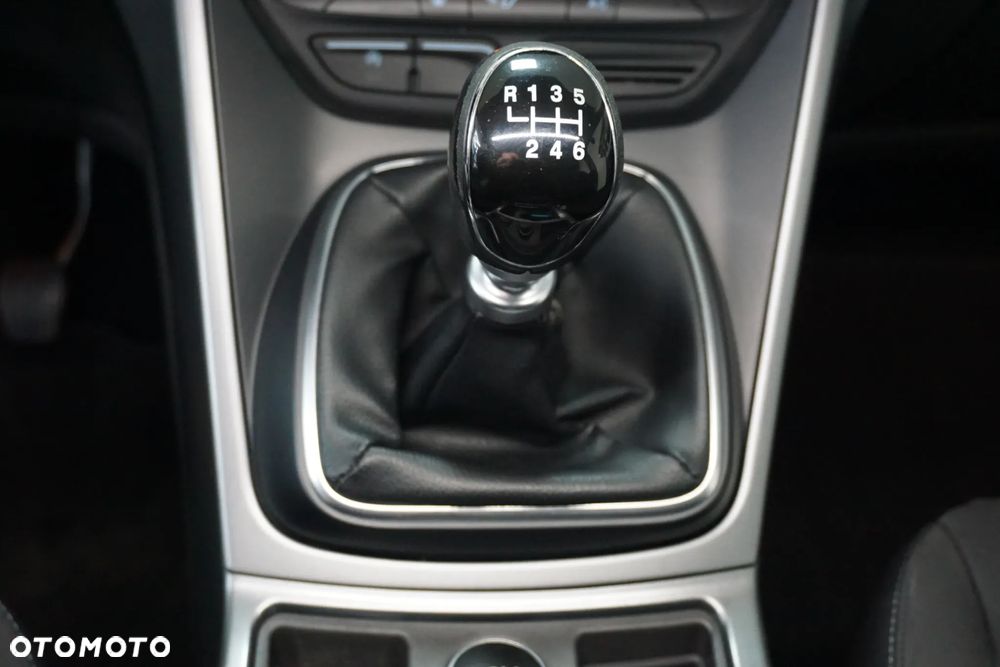 Ford Kuga 2.0 TDCi 2x4 SYNC - 25