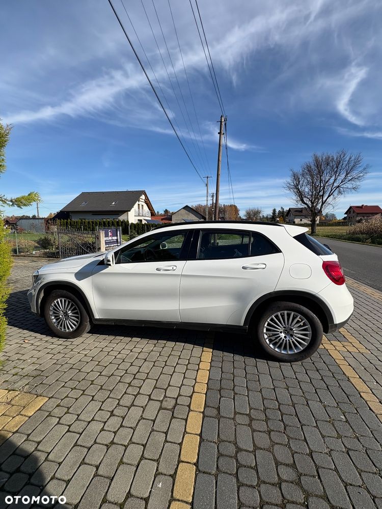 Mercedes-Benz GLA 200 d 7G-DCT - 6